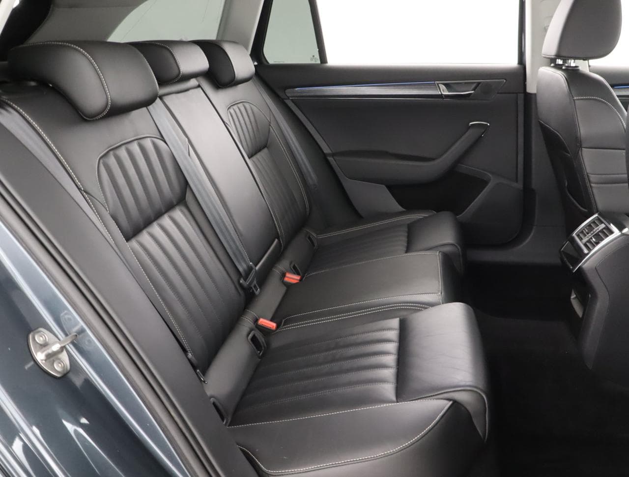 2020 Škoda SUPERB - 13
