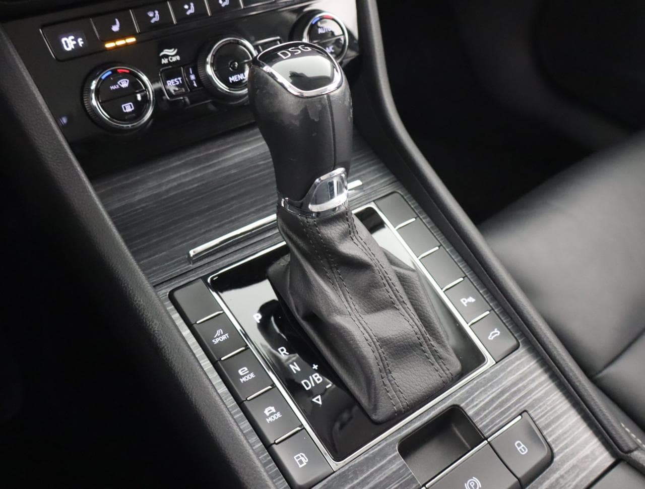 2020 Škoda SUPERB - 19