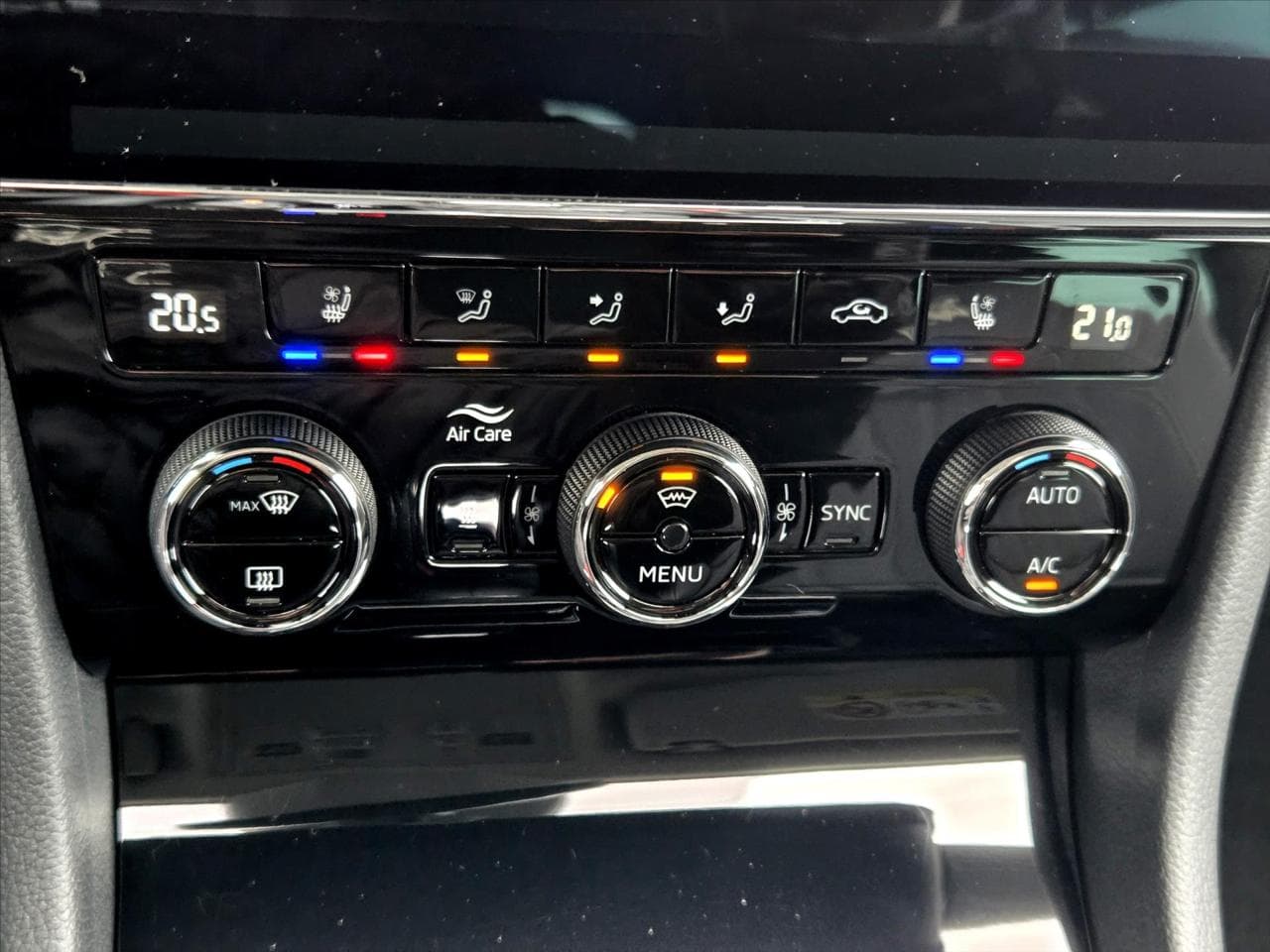 2020 Škoda SUPERB - 18