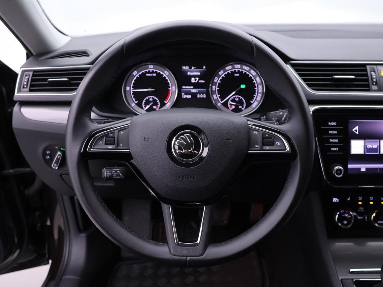 2020 Škoda SUPERB - 20