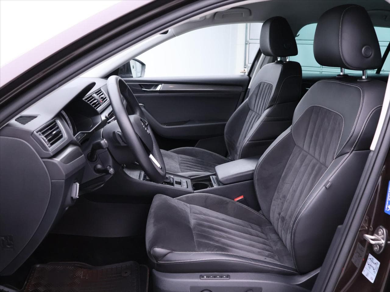 2020 Škoda SUPERB - 12