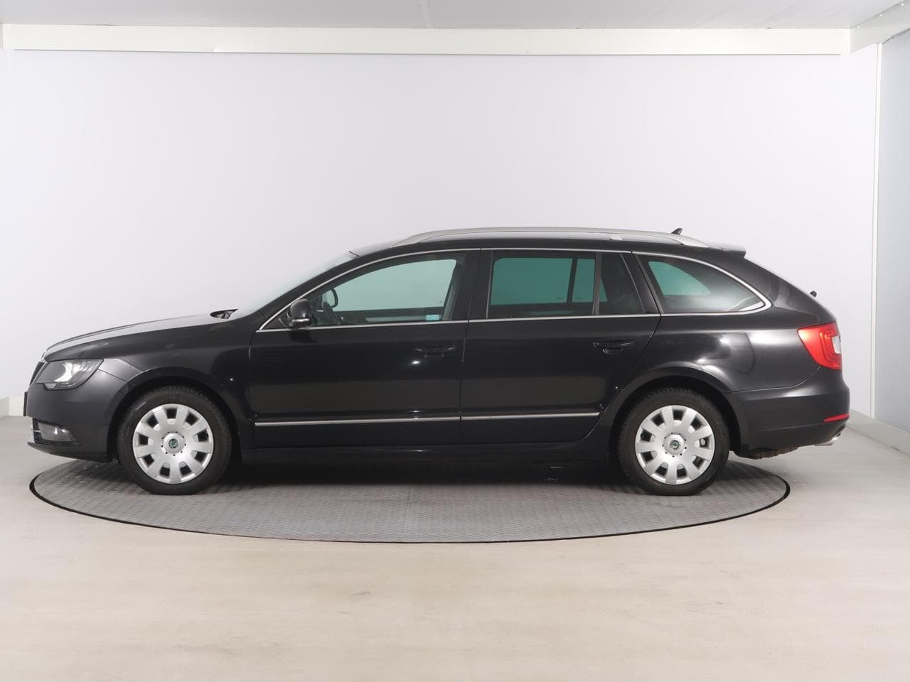 2013 Škoda SUPERB - 4
