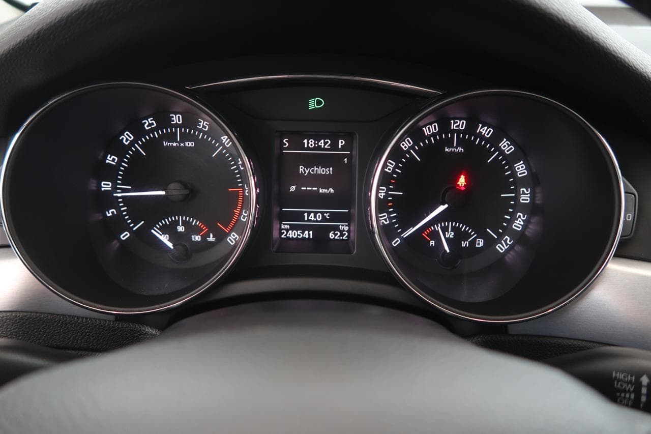 2013 Škoda SUPERB - 17
