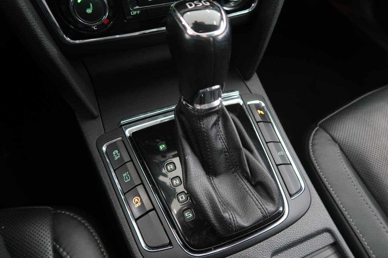 2013 Škoda SUPERB - 19