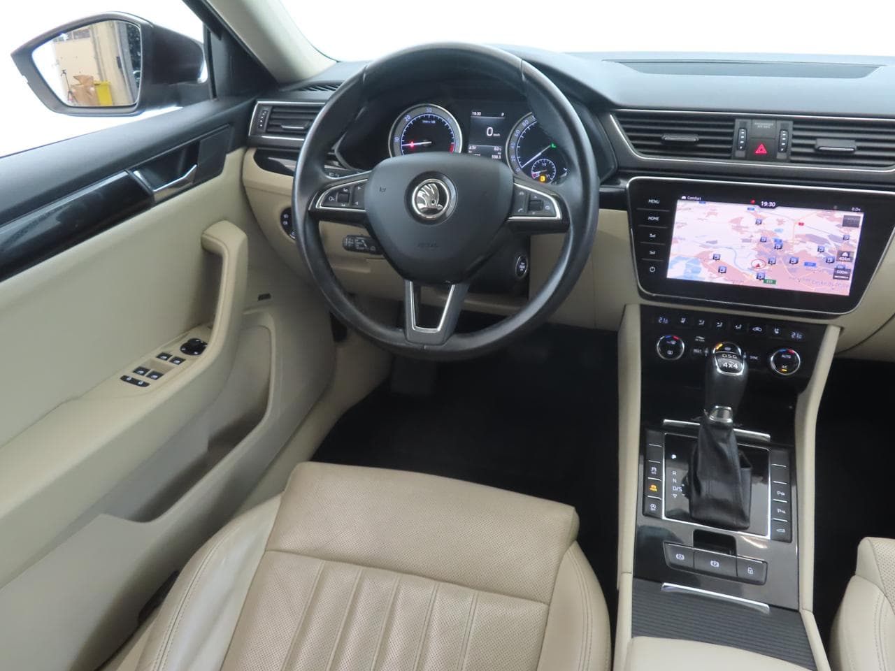 2018 Škoda SUPERB - 9