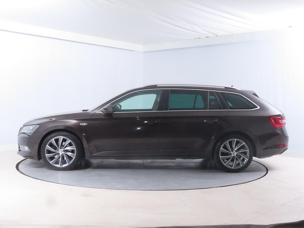 2018 Škoda SUPERB - 4