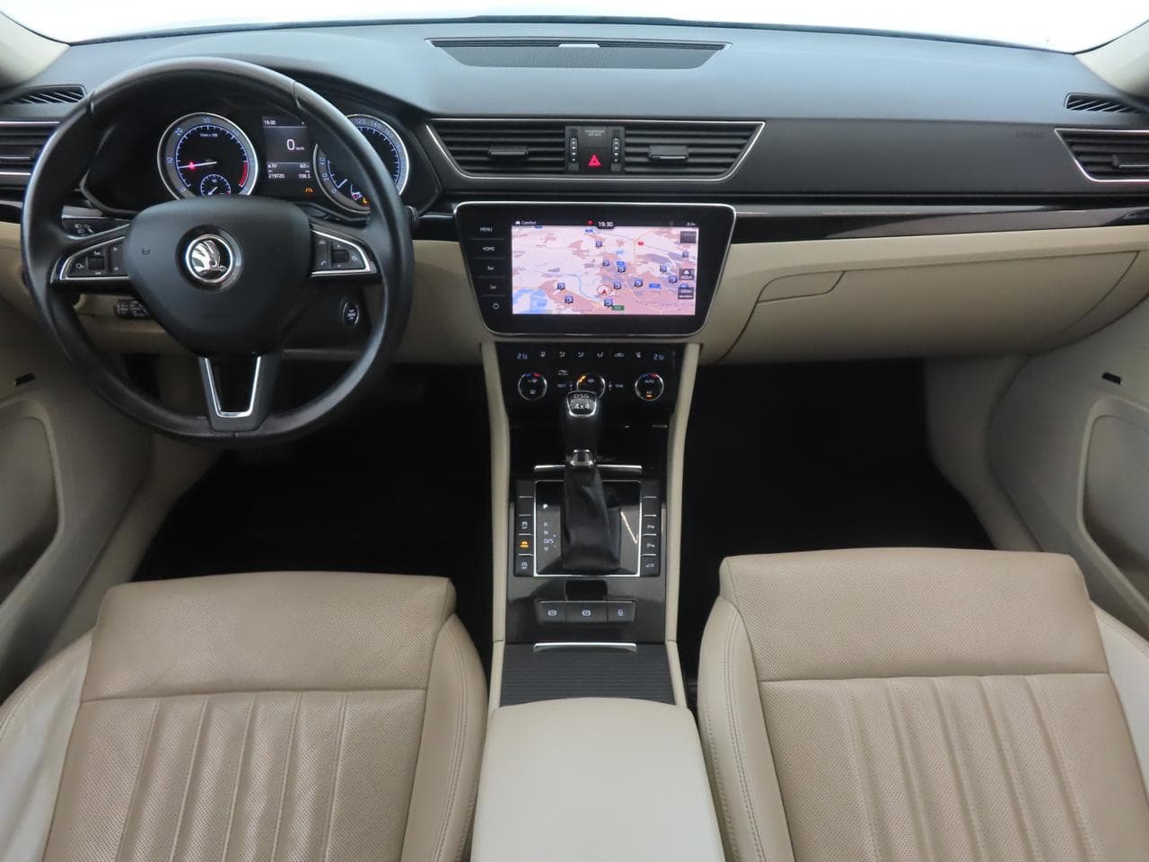 2018 Škoda SUPERB - 10