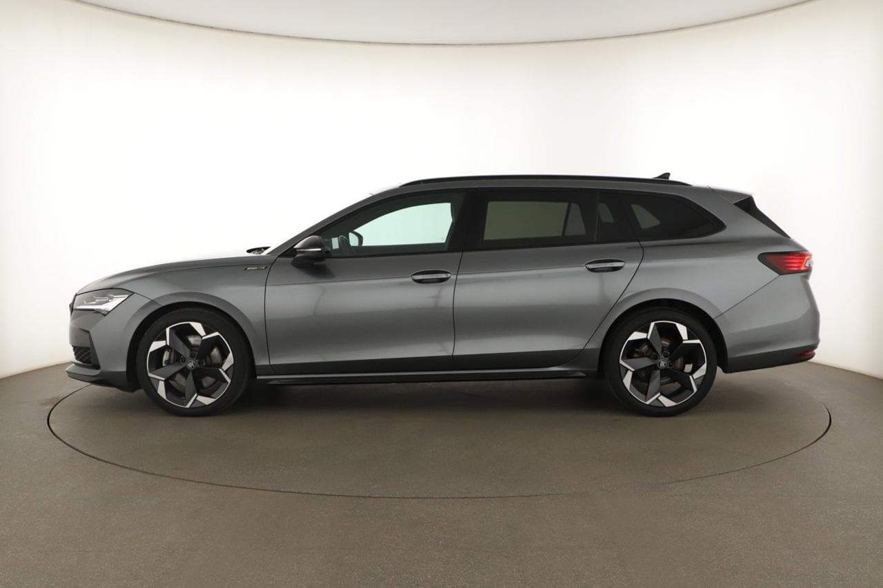 2025 Škoda SUPERB - 4