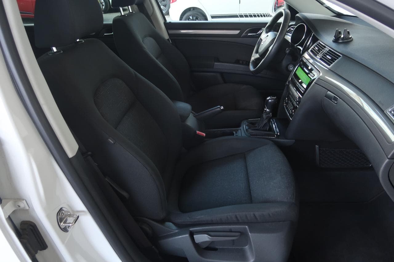 2014 Škoda SUPERB - 12