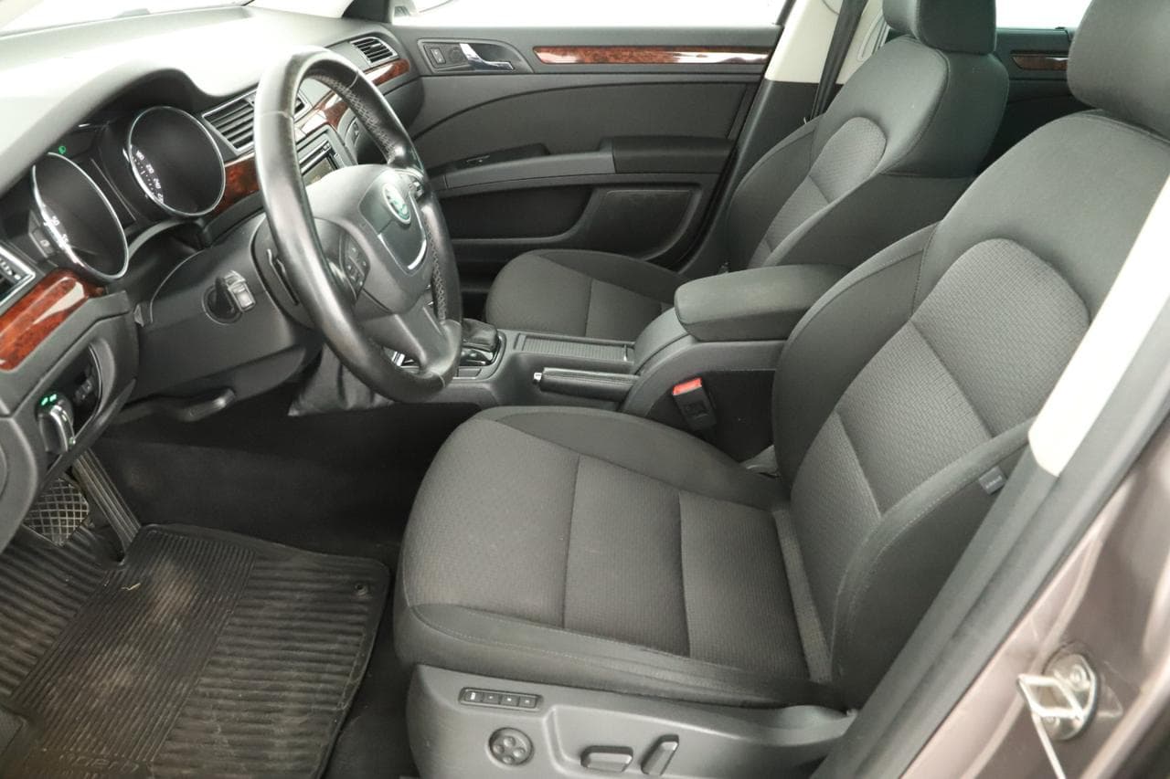 2010 Škoda SUPERB - 13