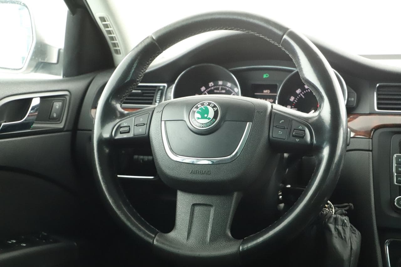 2010 Škoda SUPERB - 15