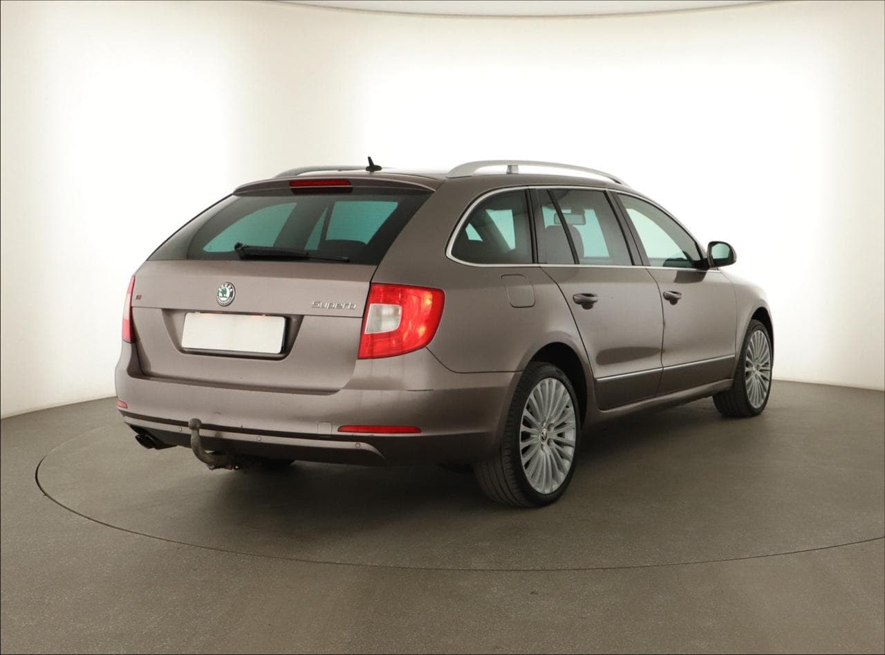 2010 Škoda SUPERB - 7