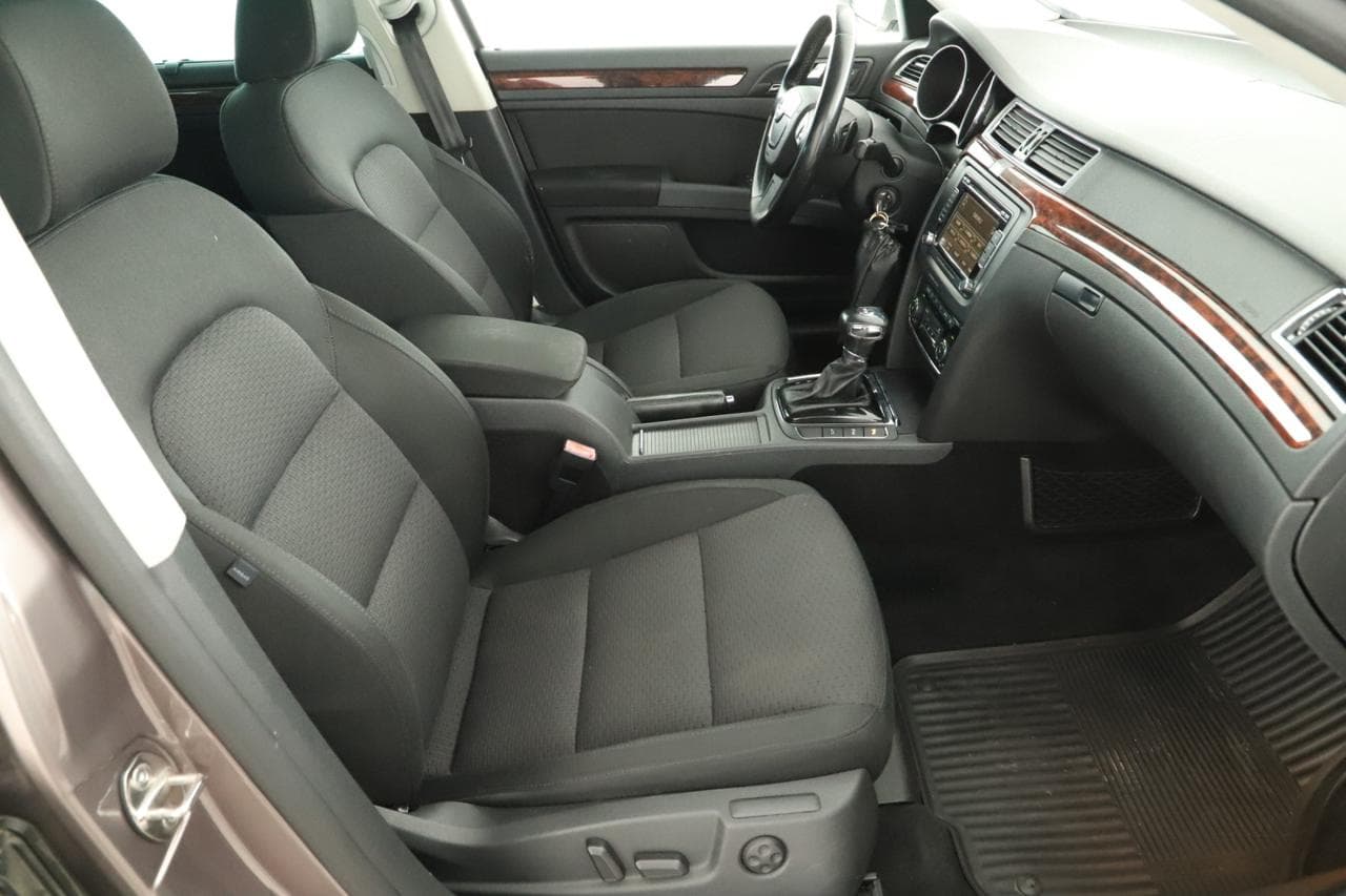 2010 Škoda SUPERB - 10