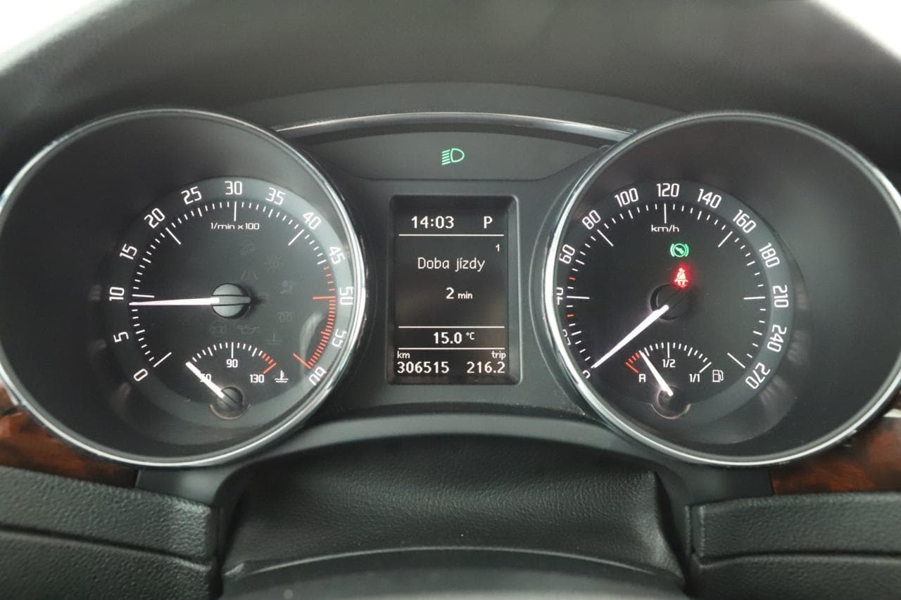 2010 Škoda SUPERB - 16