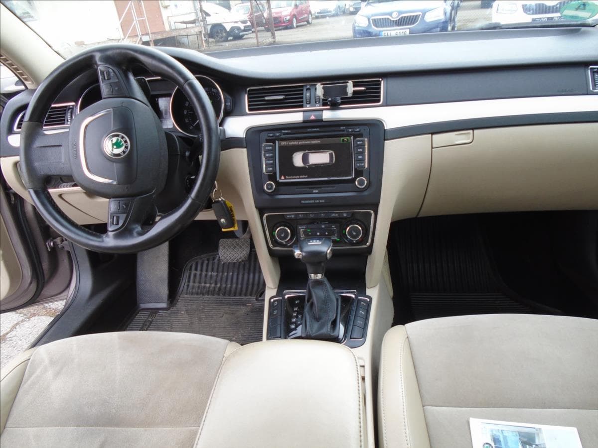 2010 Škoda SUPERB - 17