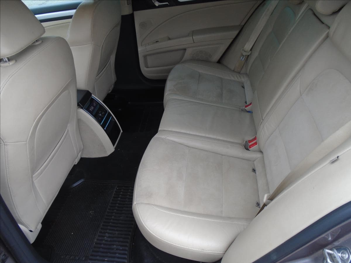 2010 Škoda SUPERB - 12