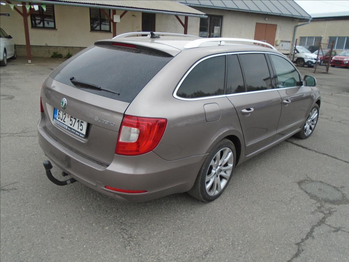 2010 Škoda SUPERB - 4