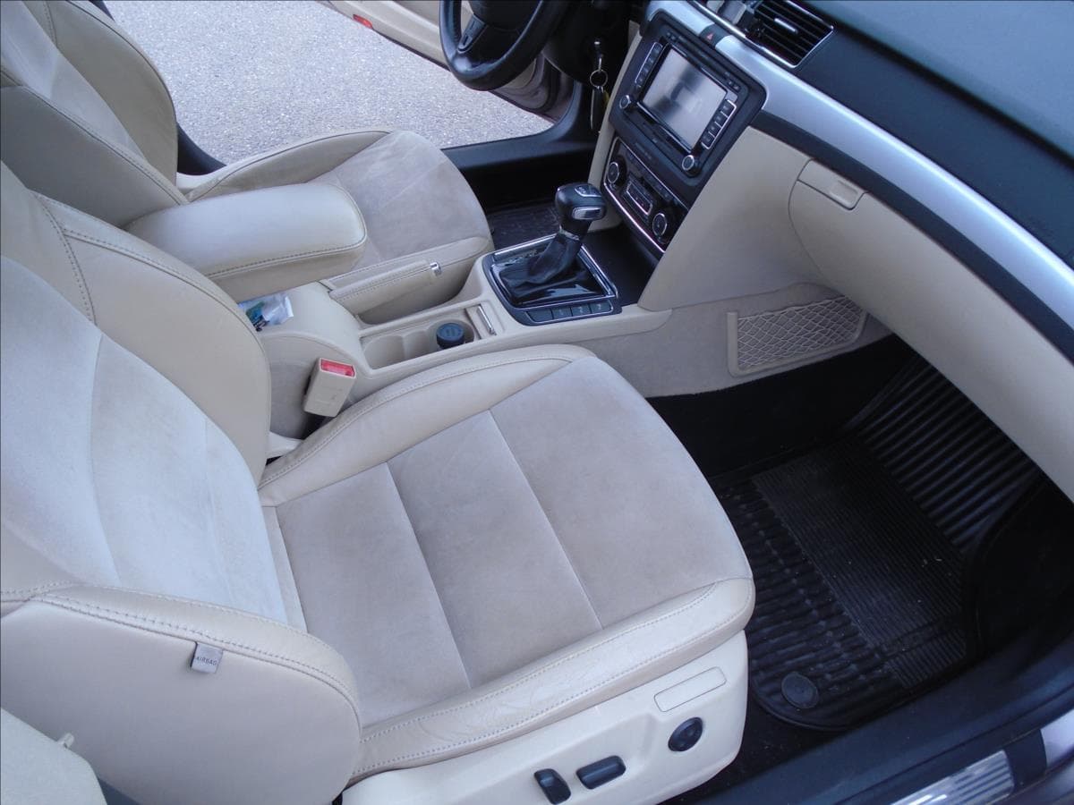 2010 Škoda SUPERB - 19