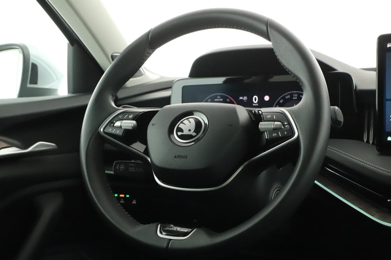 2025 Škoda SUPERB - 14