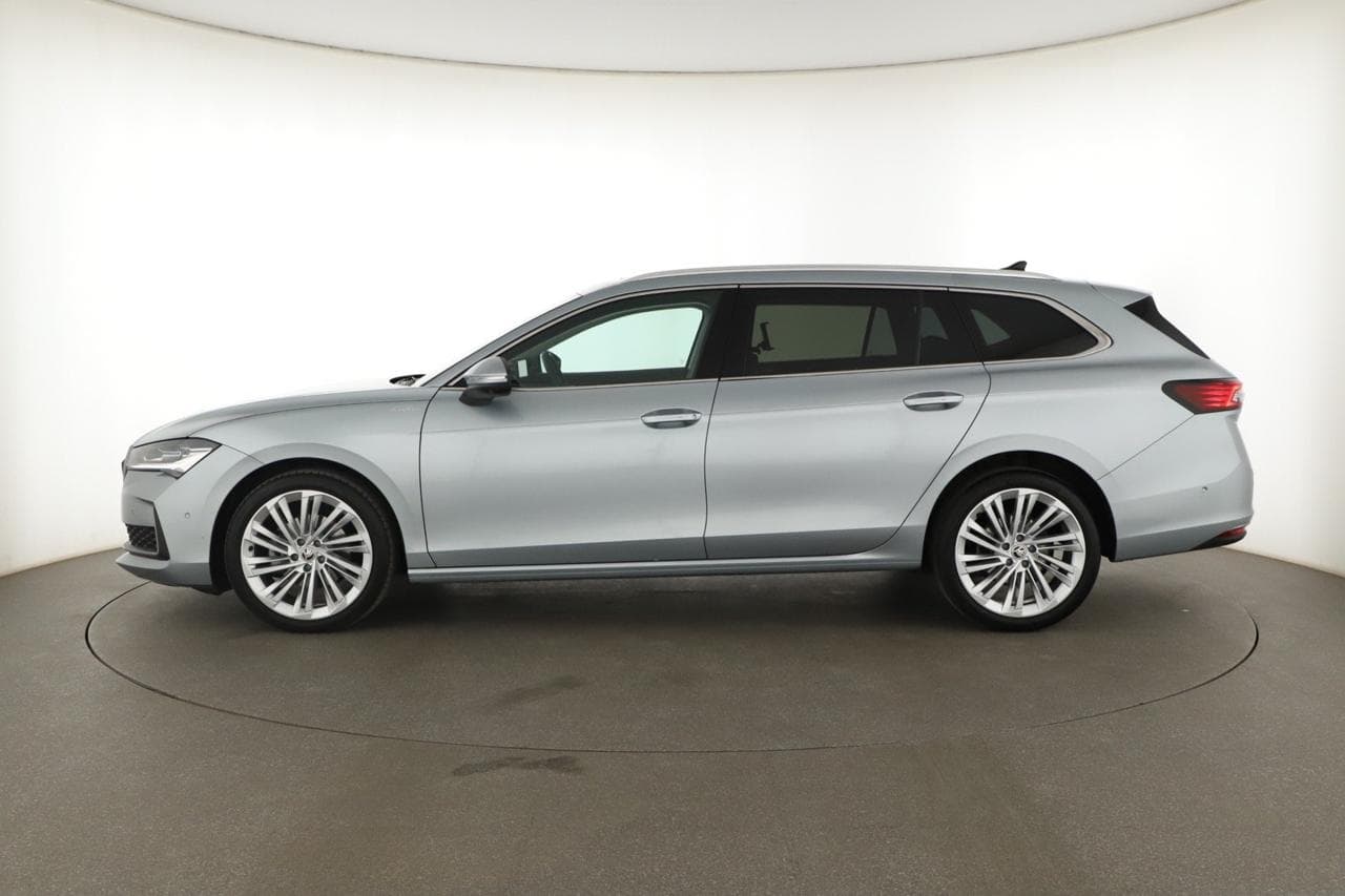 2025 Škoda SUPERB - 4