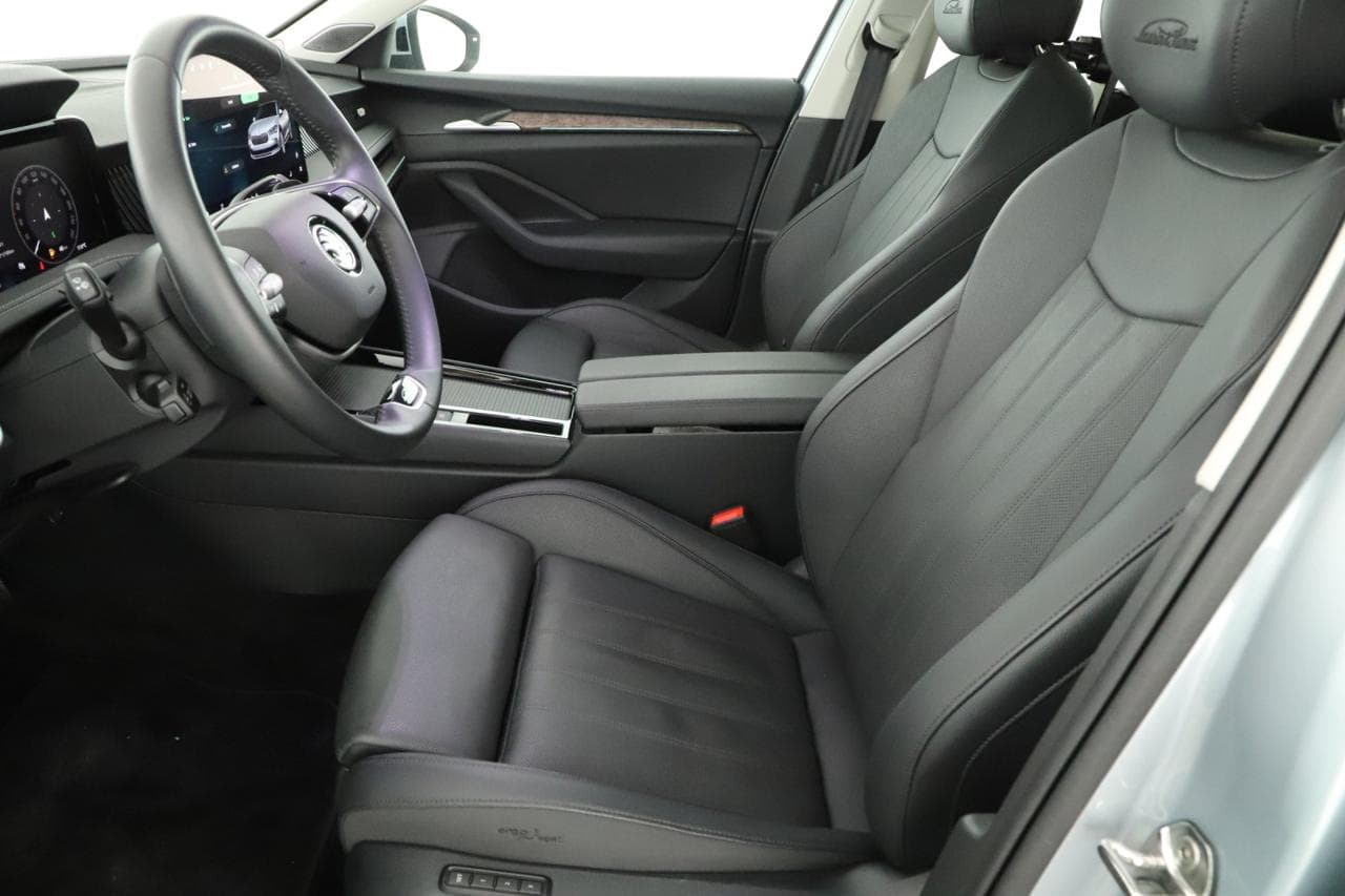2025 Škoda SUPERB - 13