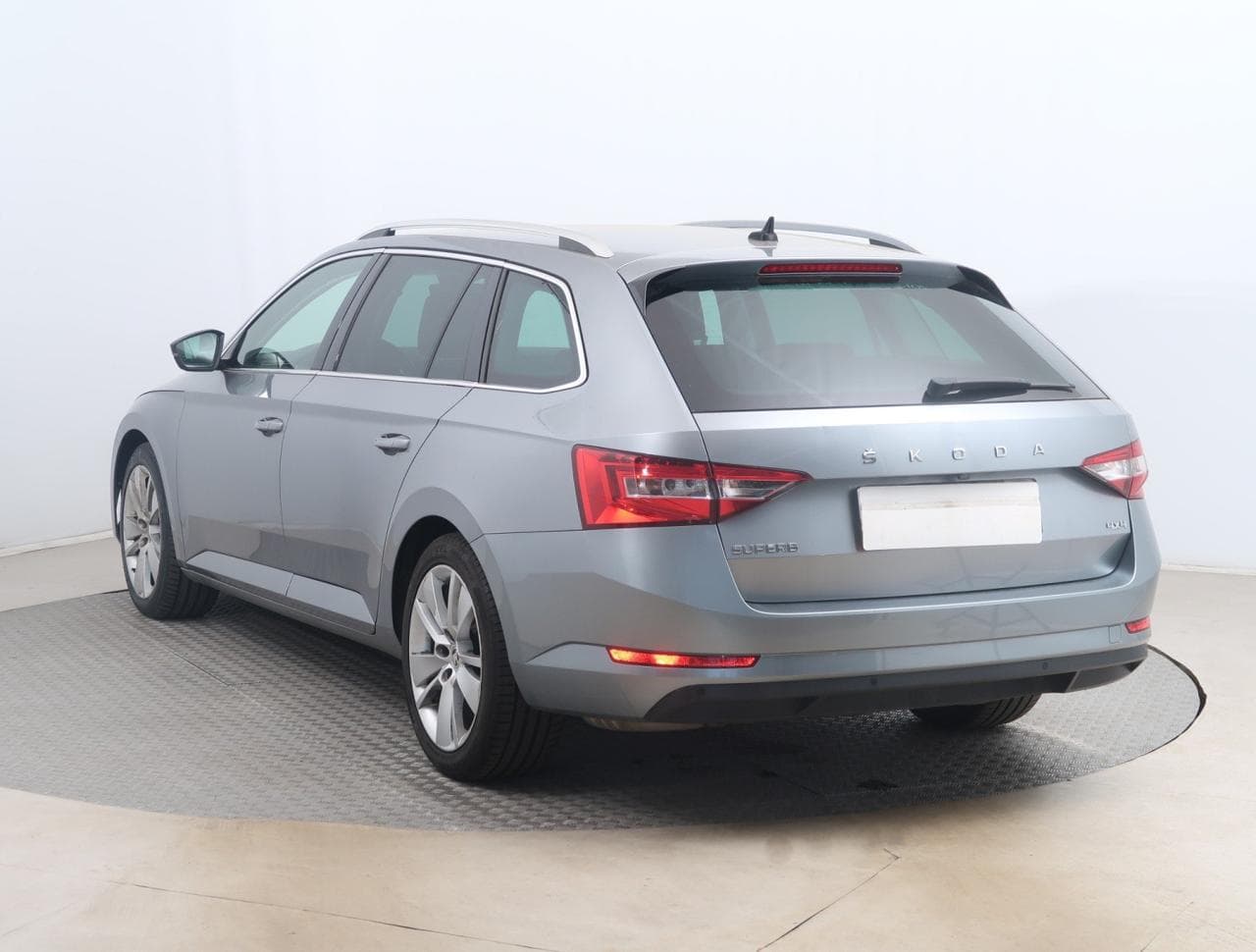2019 Škoda SUPERB - 5
