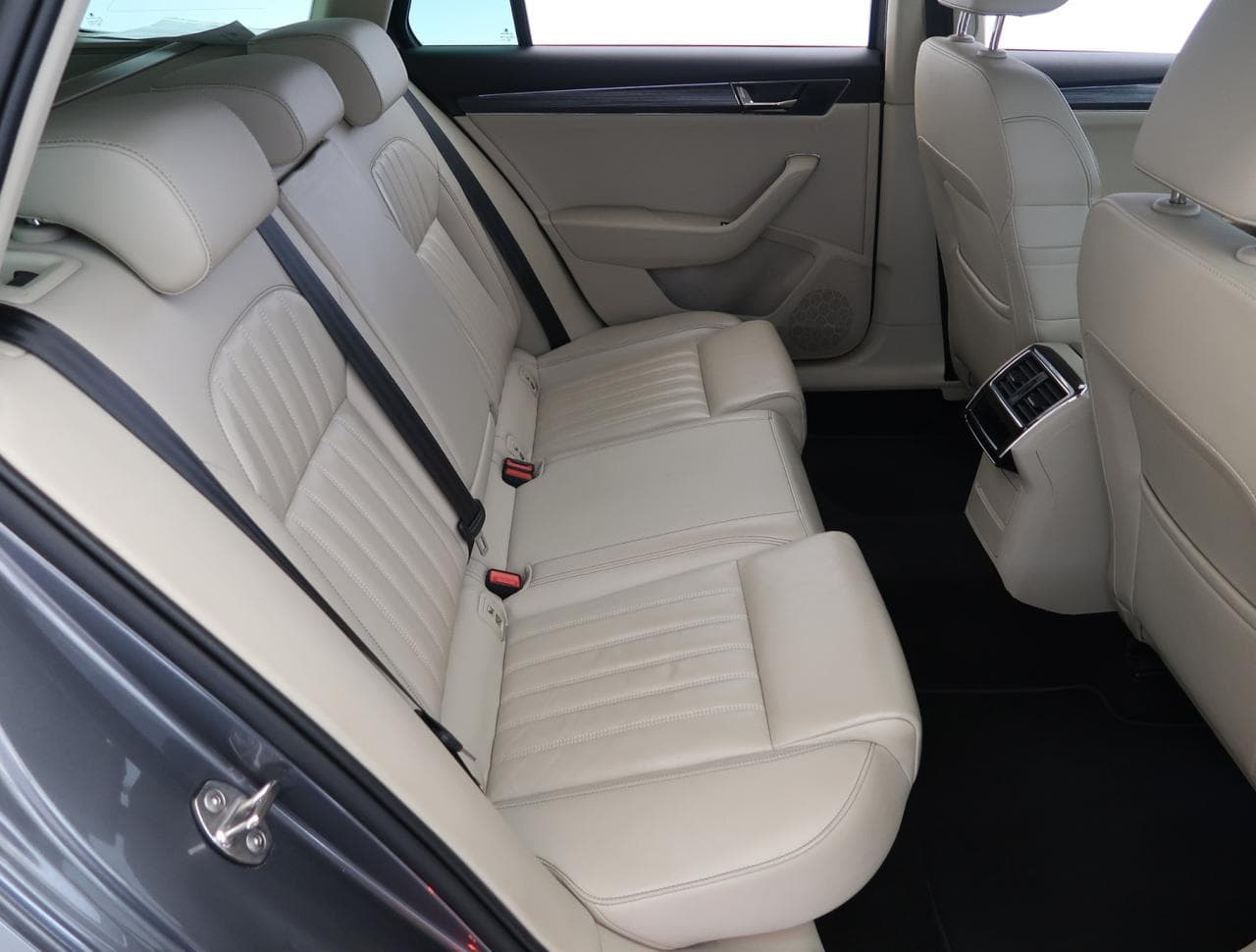 2022 Škoda SUPERB - 13