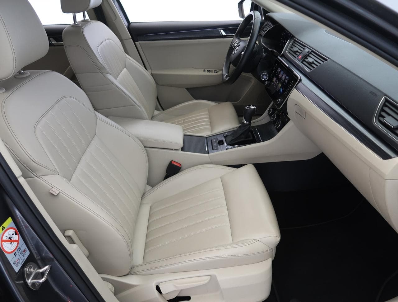 2022 Škoda SUPERB - 12