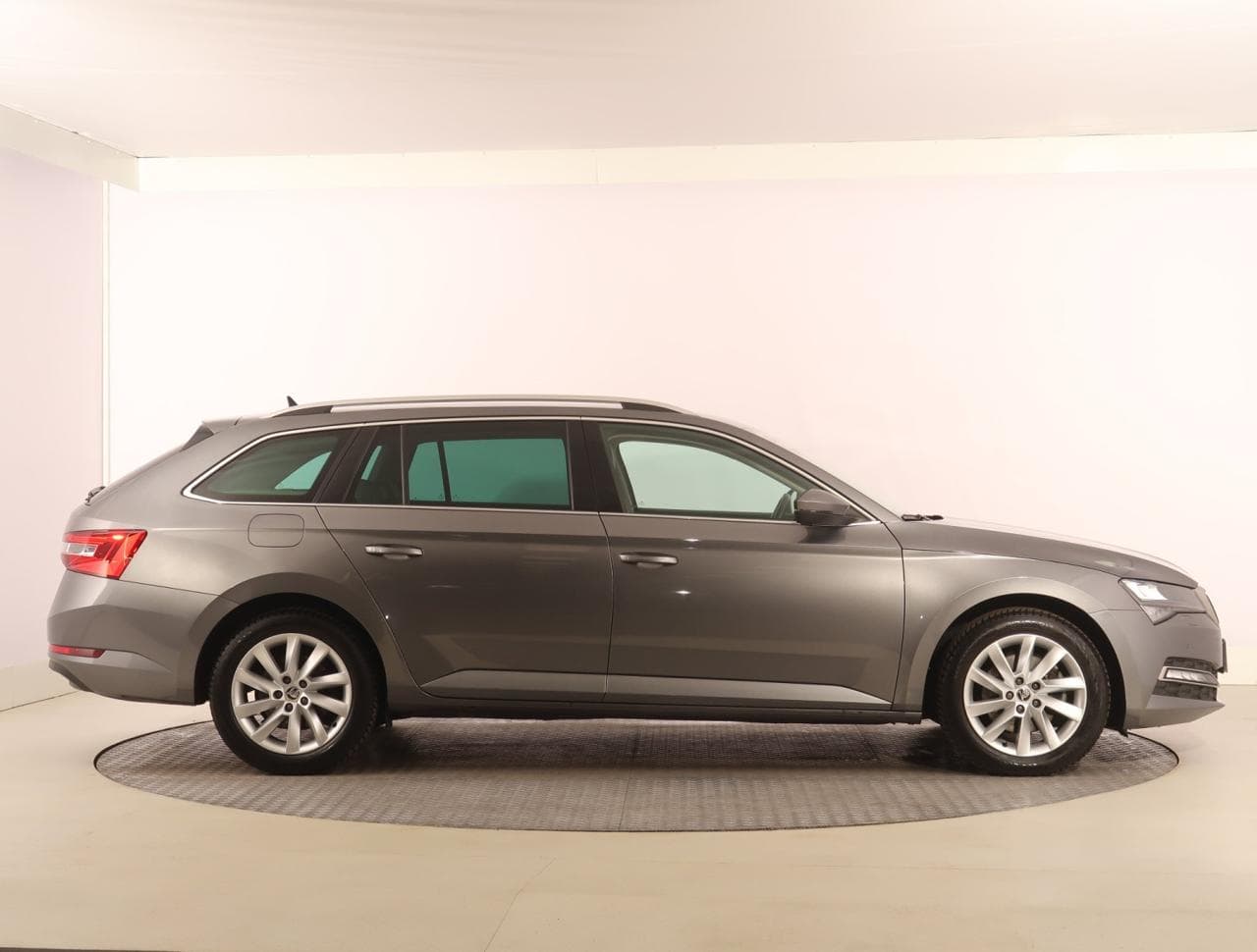2022 Škoda SUPERB - 8