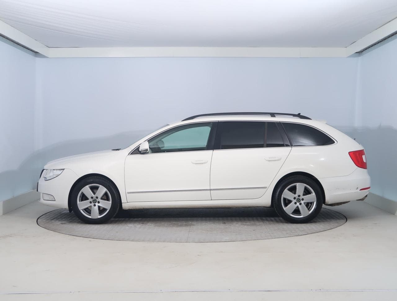 2011 Škoda SUPERB - 4
