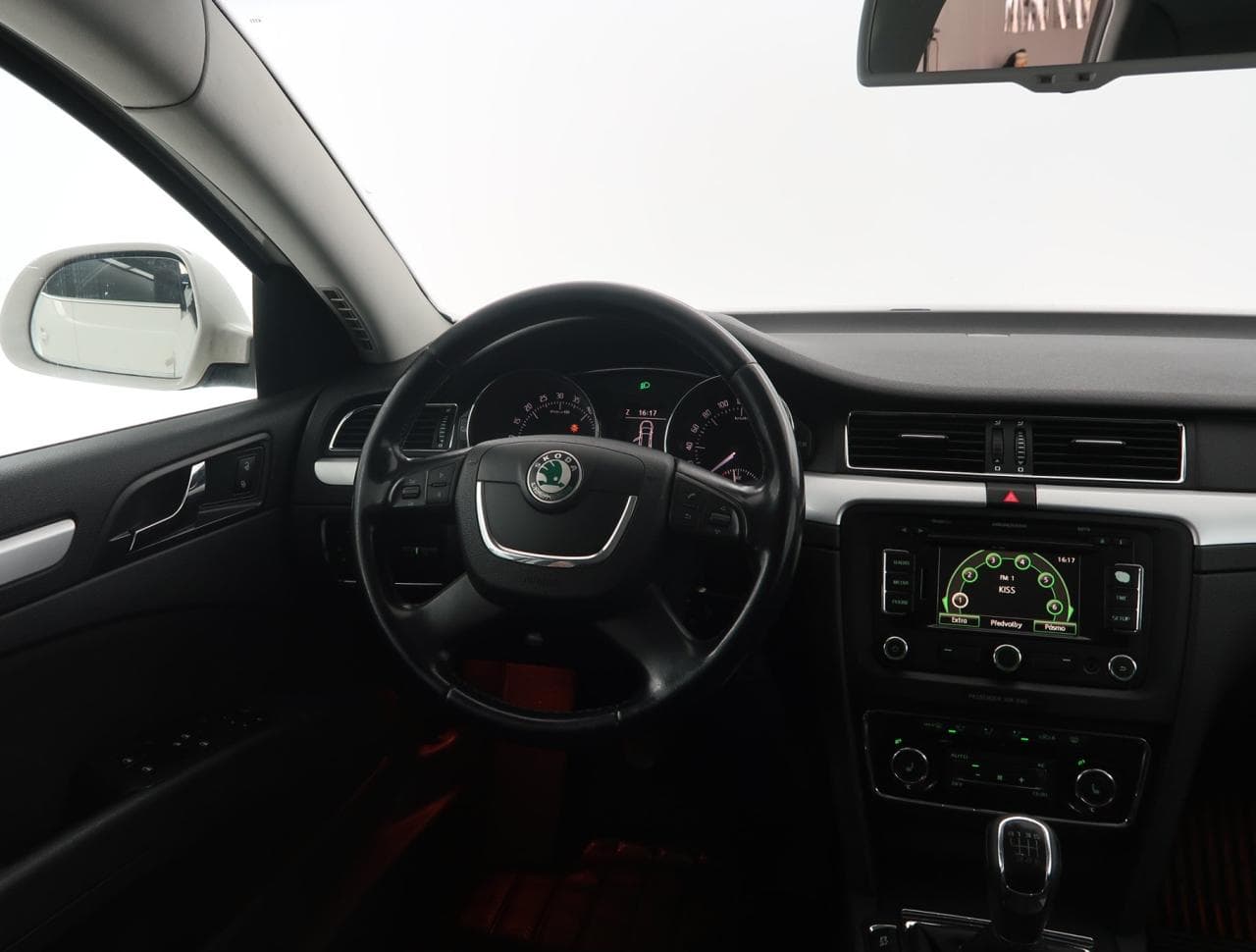 2011 Škoda SUPERB - 9