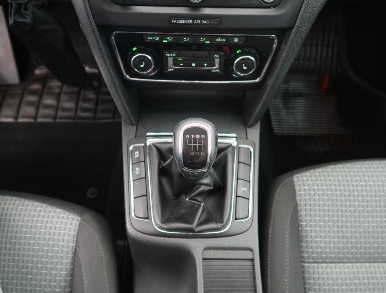 2011 Škoda SUPERB - 19