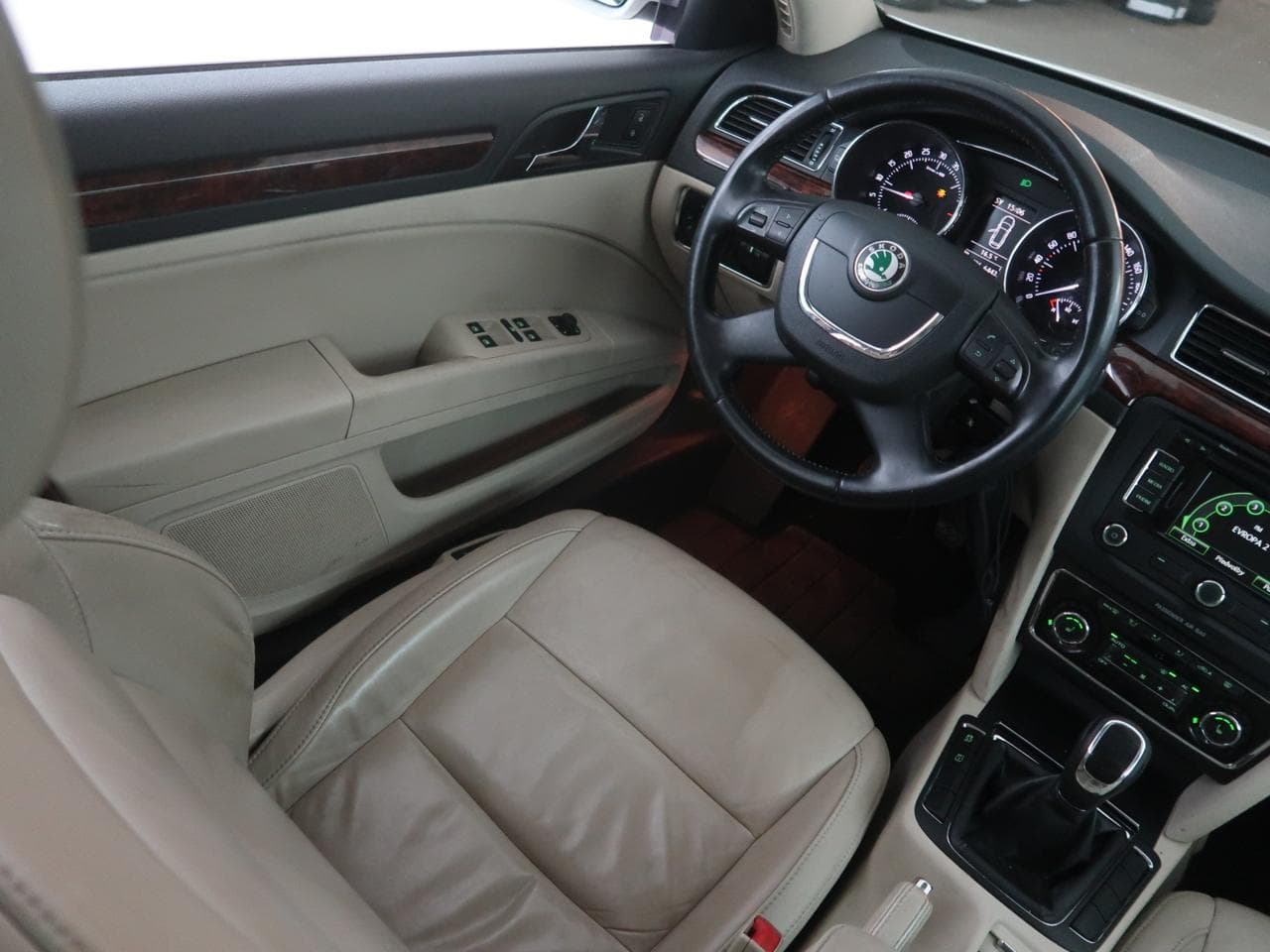2012 Škoda SUPERB - 13