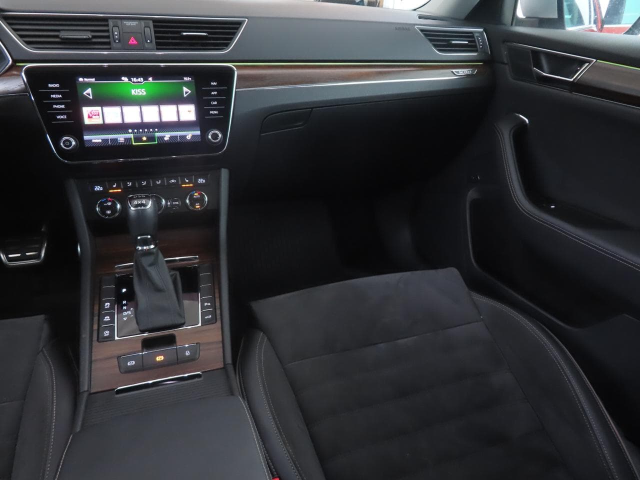 2021 Škoda SUPERB - 11