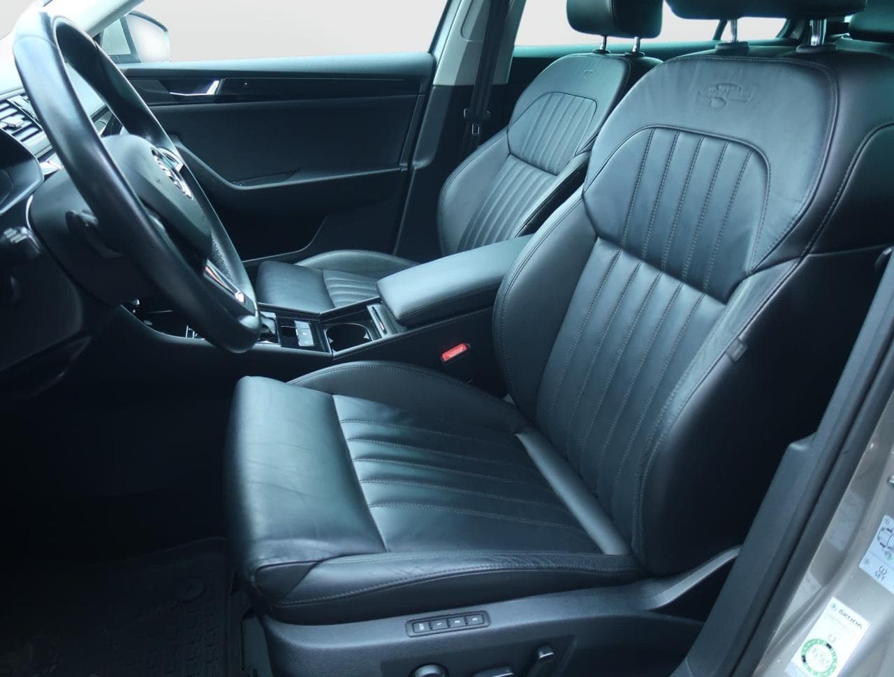 2016 Škoda SUPERB - 25