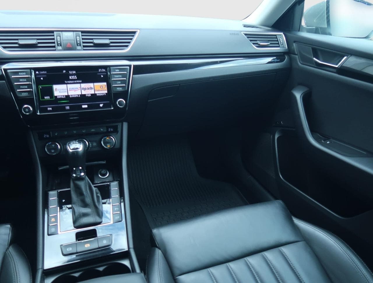 2016 Škoda SUPERB - 16