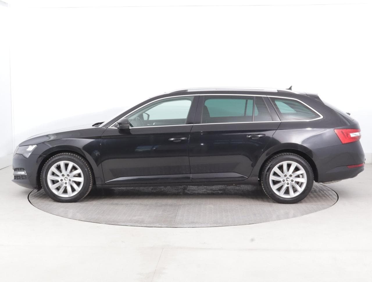 2019 Škoda SUPERB - 4