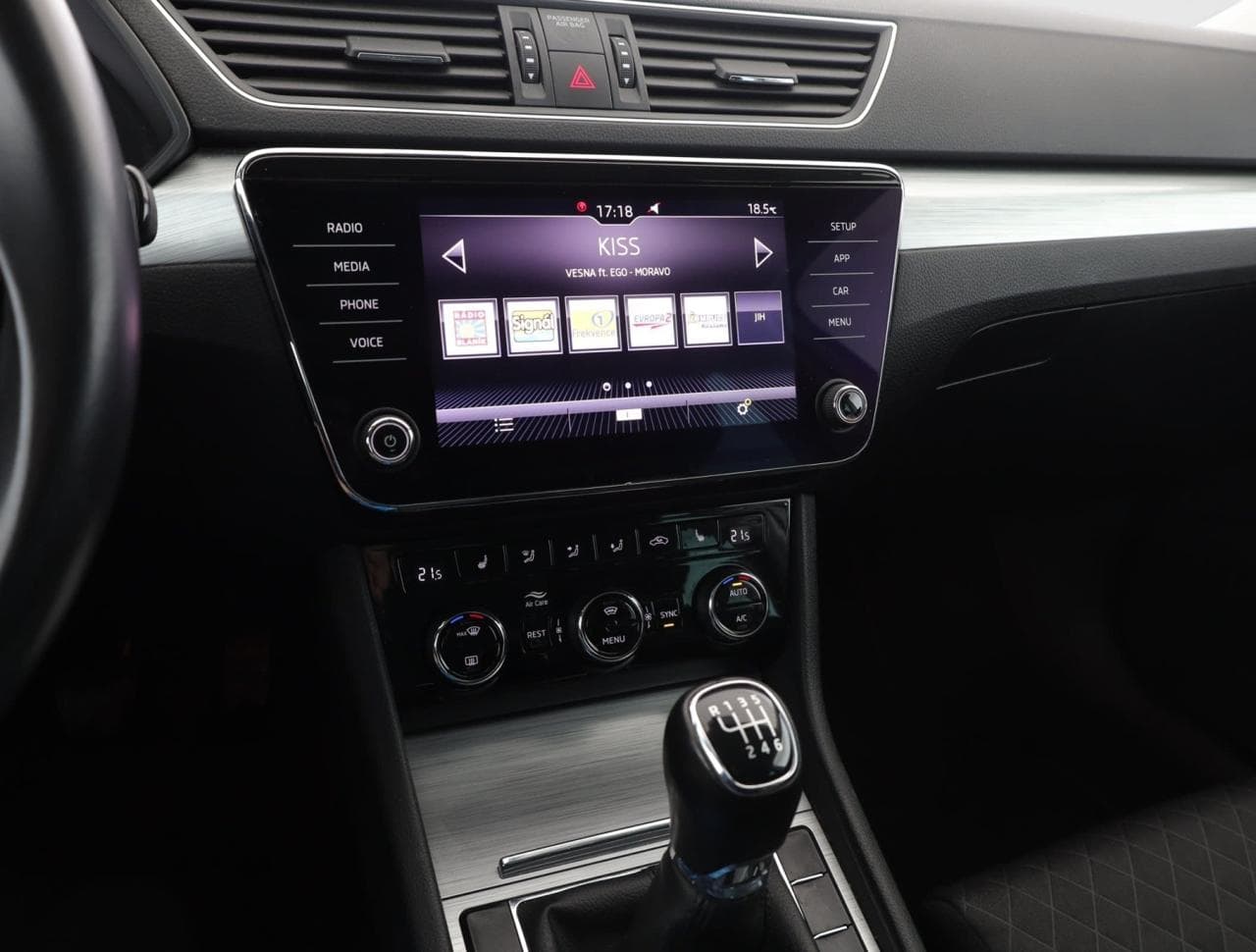 2020 Škoda SUPERB - 16