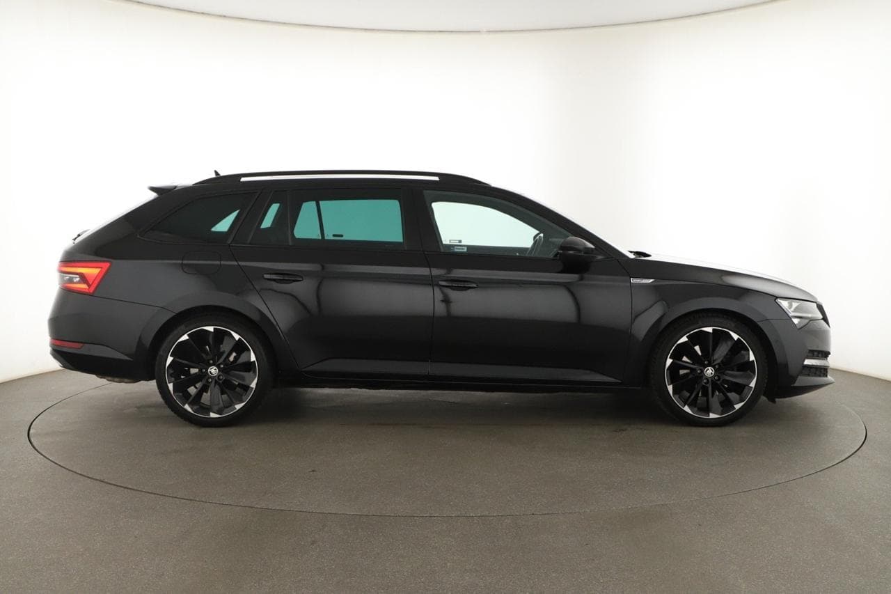 2022 Škoda SUPERB - 8