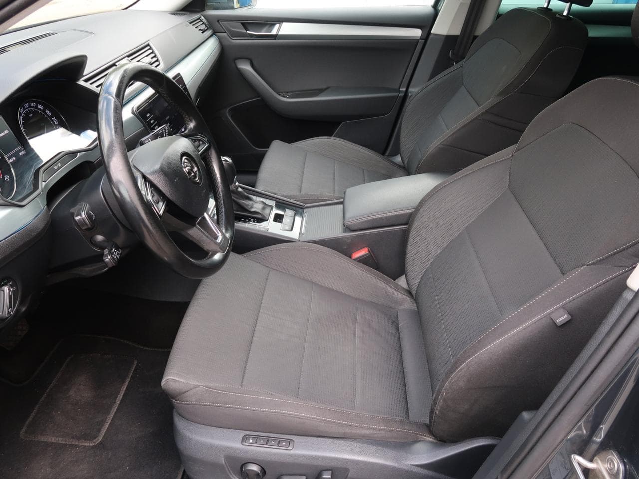 2019 Škoda SUPERB - 16