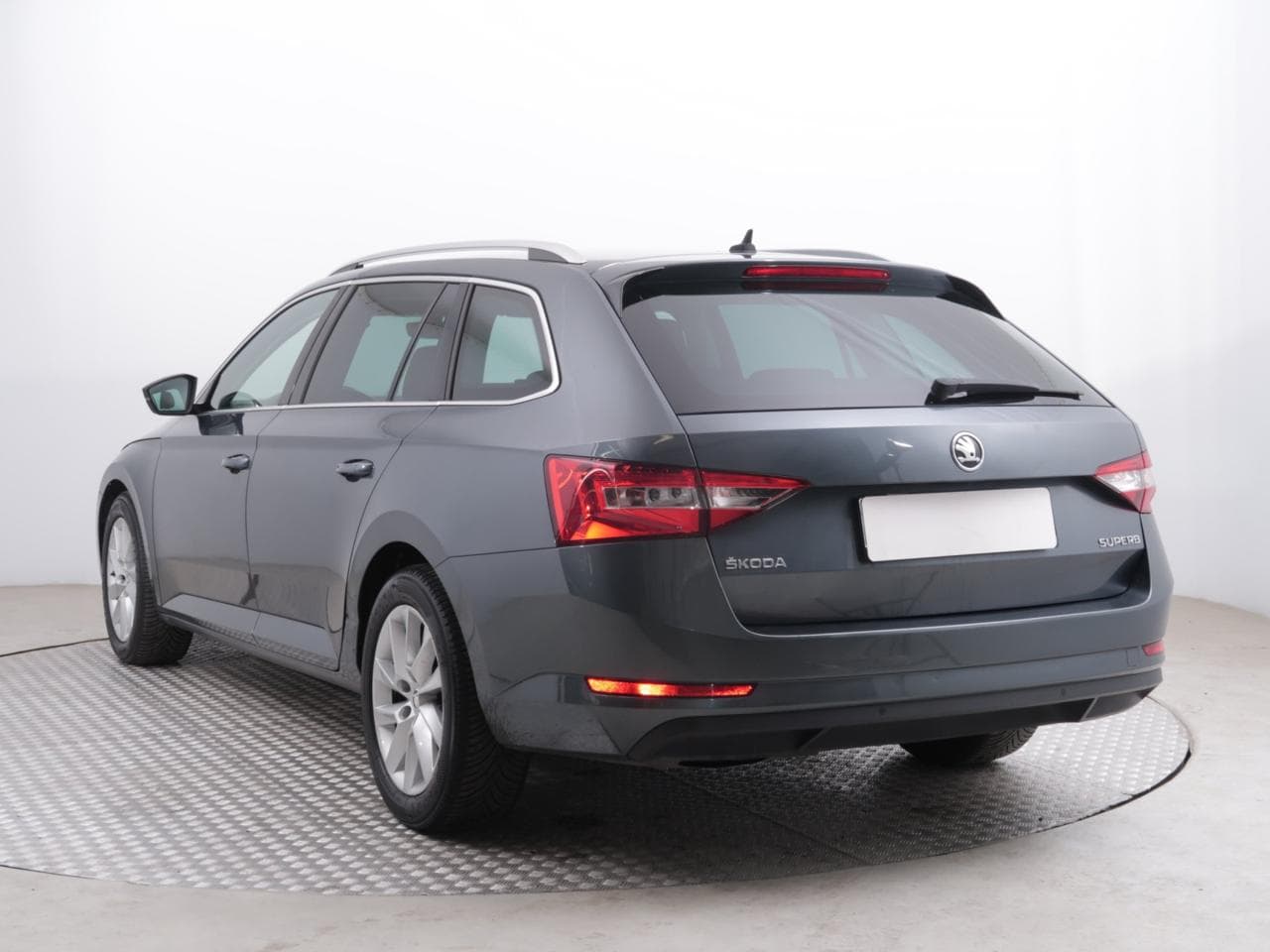 2019 Škoda SUPERB - 5