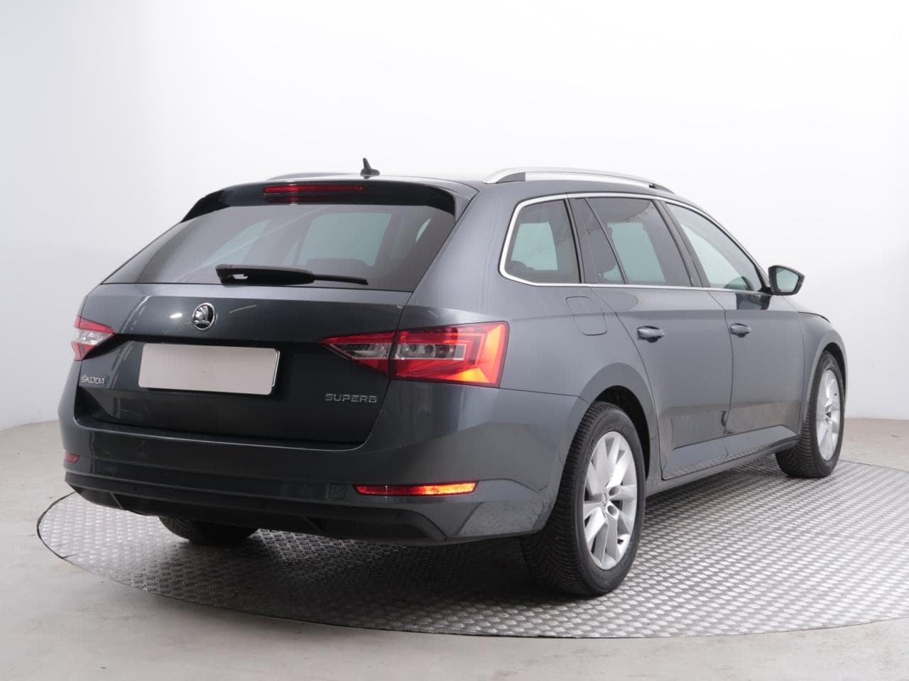2019 Škoda SUPERB - 7