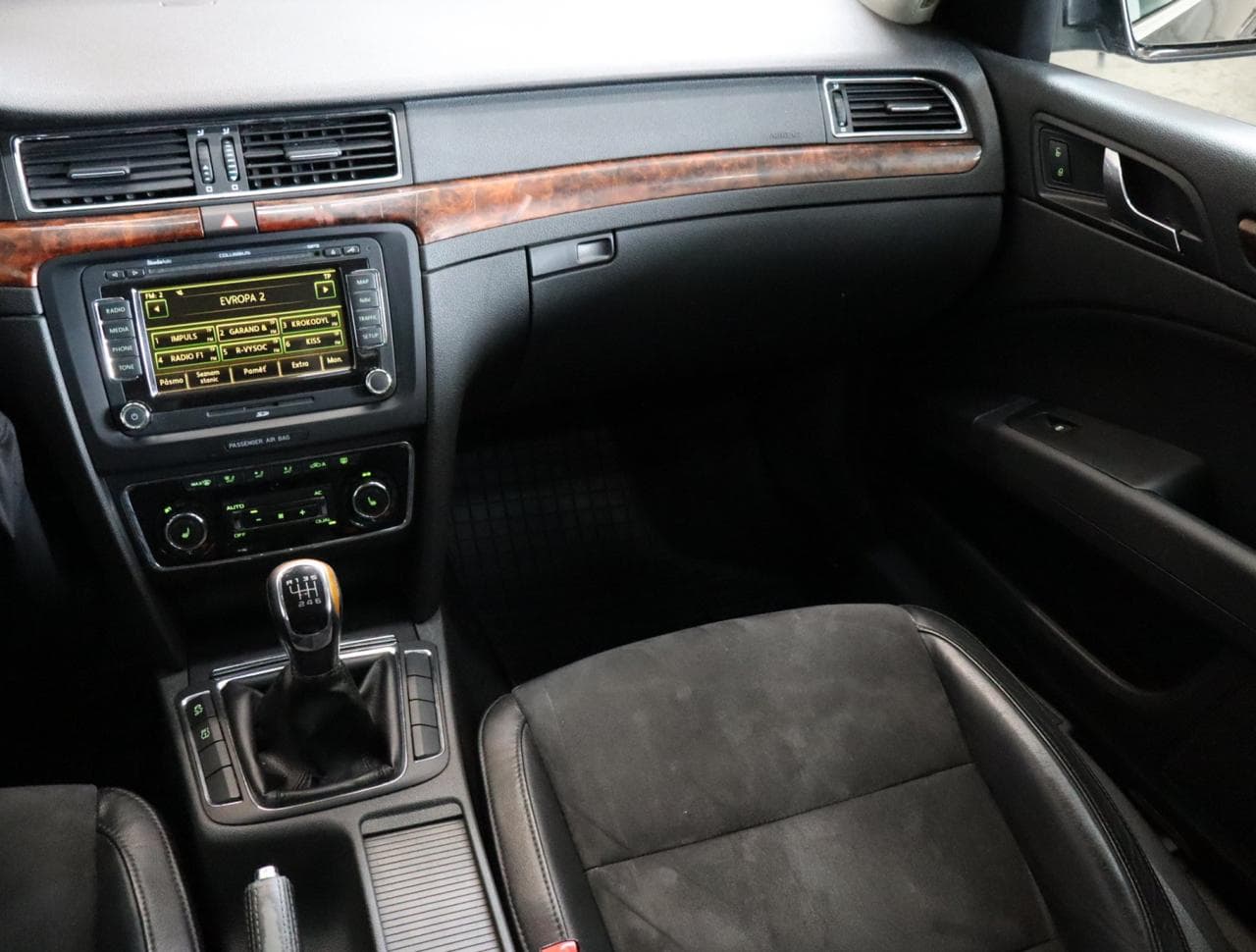 2010 Škoda SUPERB - 11