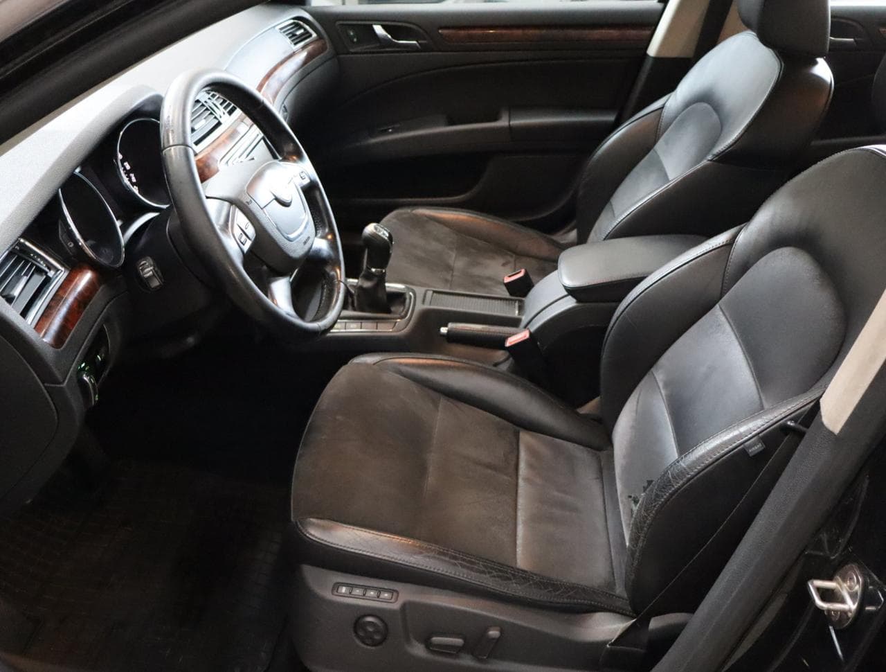 2010 Škoda SUPERB - 16