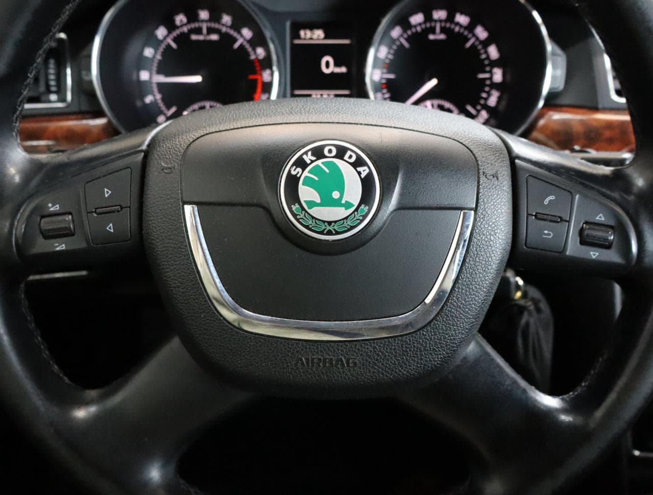 2010 Škoda SUPERB - 18