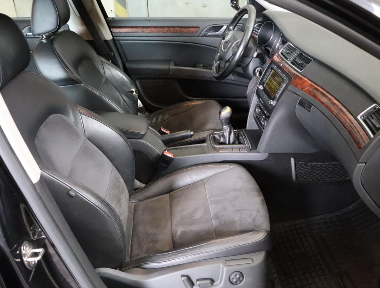 2010 Škoda SUPERB - 12