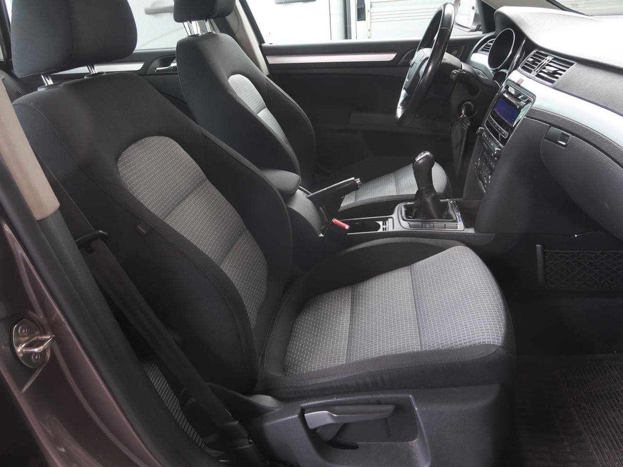 2010 Škoda SUPERB - 12