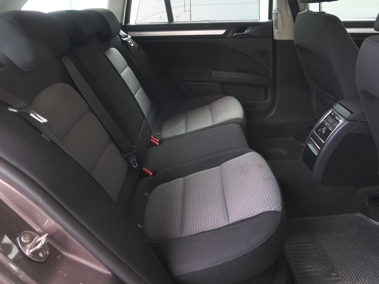 2010 Škoda SUPERB - 13