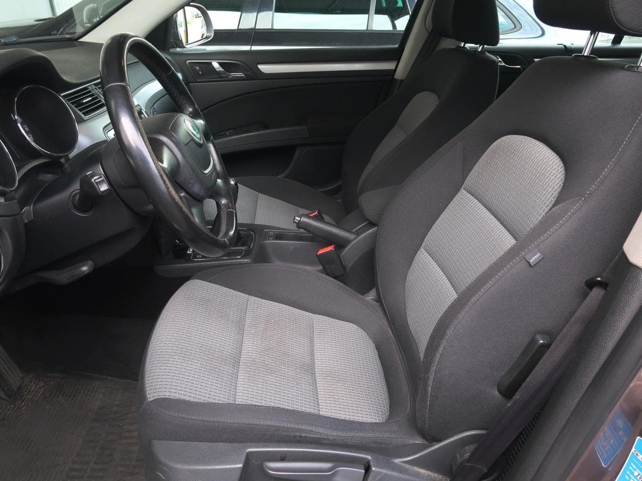 2010 Škoda SUPERB - 16