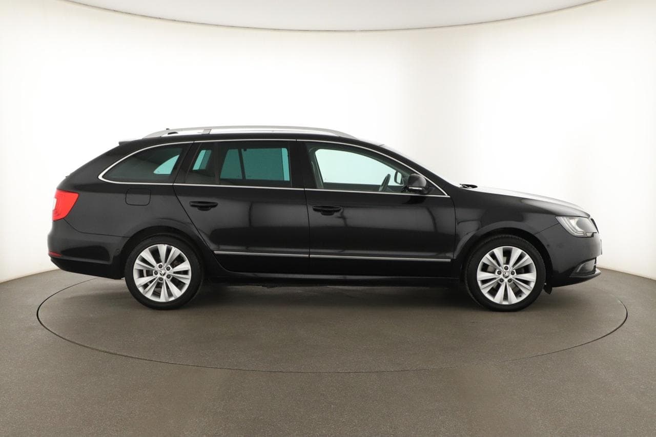 2015 Škoda SUPERB - 8